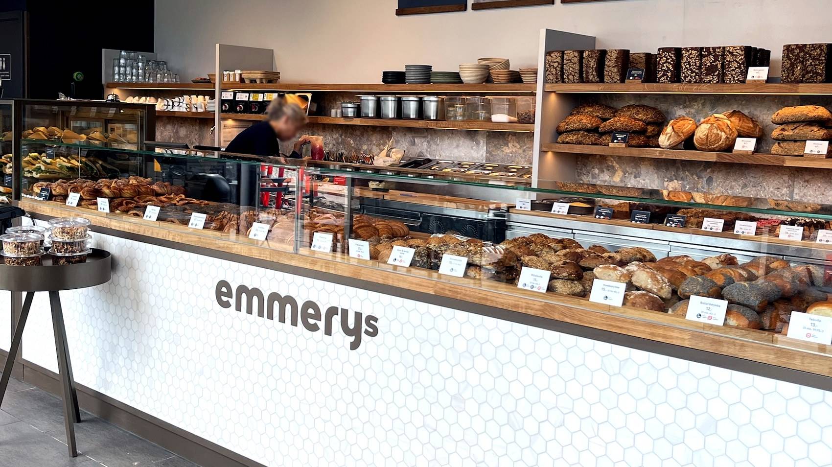 Emmerys Hellerup Station